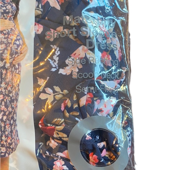Time & Tru Maternity Short Sleeved Floral Dress - Picture 4 of 5